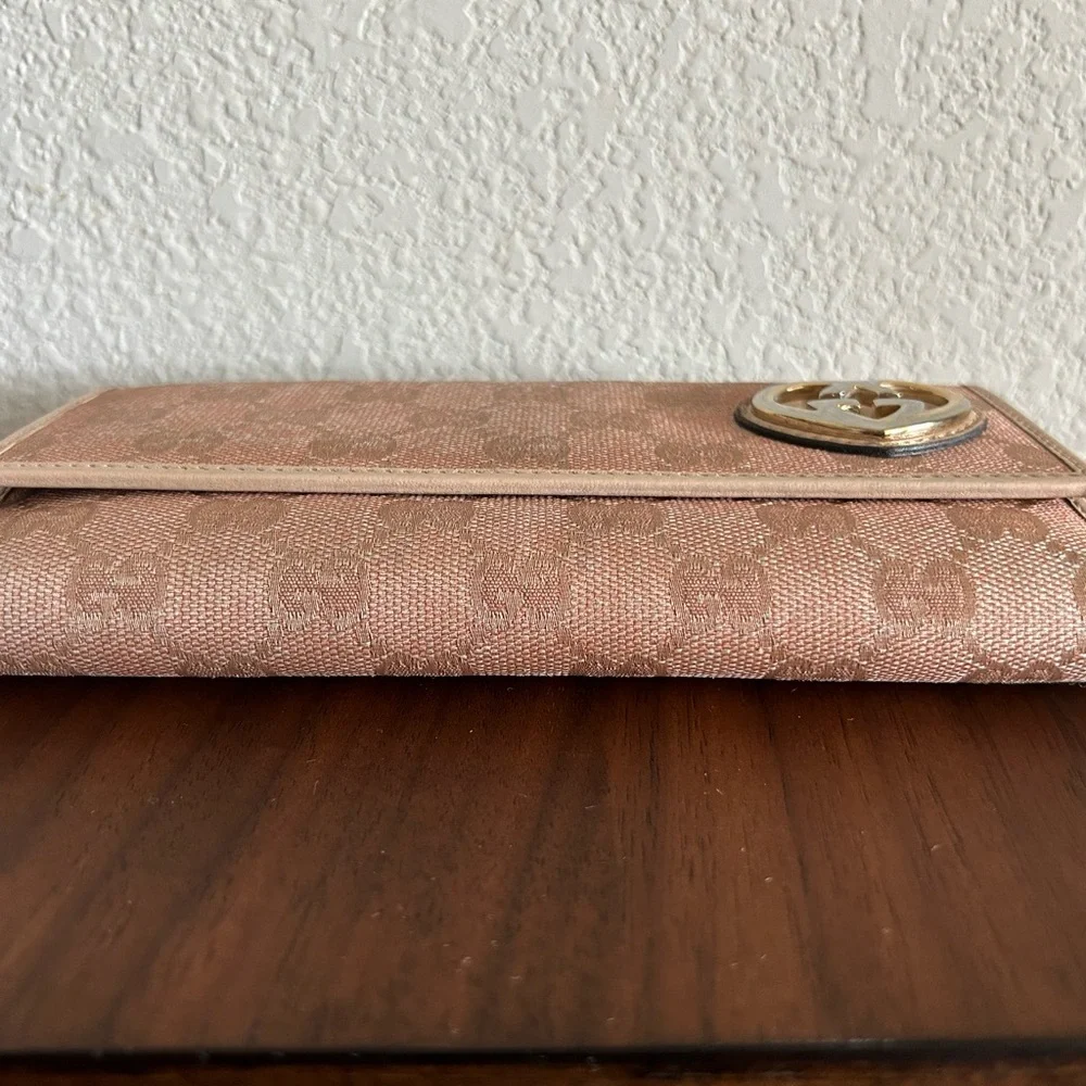 Gucci Pink Monogram Lovely Heart Wallet with Heart Detail - Picture 12 of 13